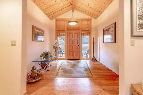 Entry Way - 954 Cloud Painter, Clio, CA 96106 photo 1 of 4