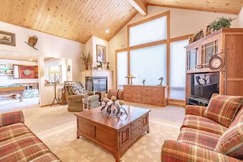 Living - 954 Cloud Painter, Clio, CA 96106 photo 3 of 5