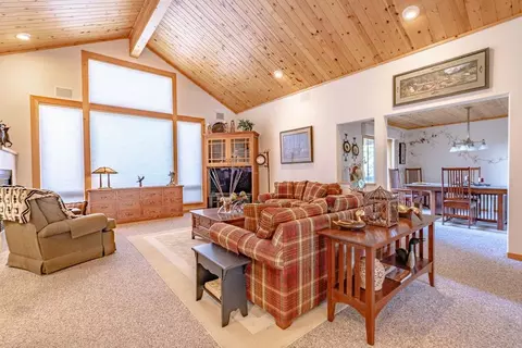 Living - 954 Cloud Painter, Clio, CA 96106 photo 2 of 5