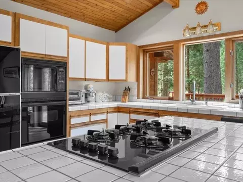 Kitchen - 661 S Meadow Dr, Clio, CA 96106 photo 2 of 6