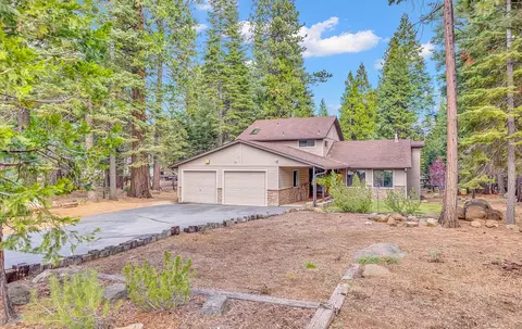 305 Raccoon Trl #4, Lake Almanor West, CA 96020