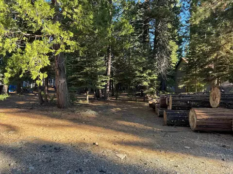 303 Raccoon Trl #4, Lake Almanor West, CA 96020