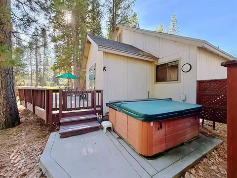 110 Cottonwood Dr, Graeagle, CA 96103