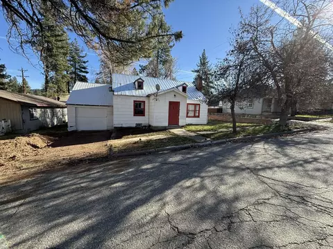 543 Rio Grande St, Portola, CA 96122