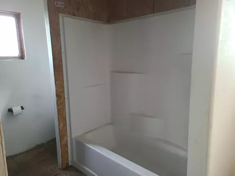 Bath - 312 Main St, Loyalton, CA 96118 photo 1 of 1