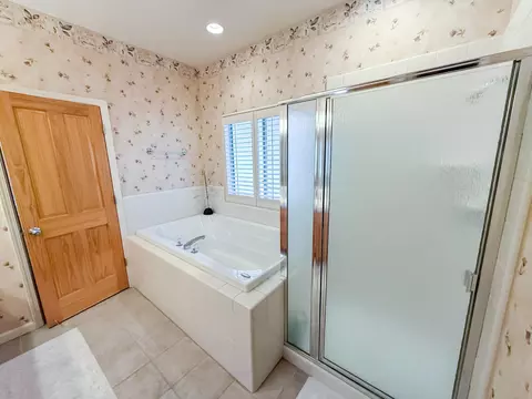 Bath - 153 Fox Tail Ln, Clio, CA 96106 photo 2 of 4