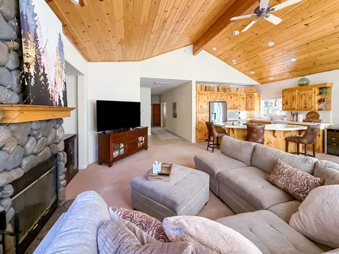Living - 153 Fox Tail Ln, Clio, CA 96106 photo 2 of 3