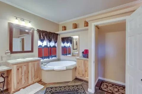 Bath - 1000 Golden Feather Ranch Rd, Graeagle, CA 96103 photo 3 of 3