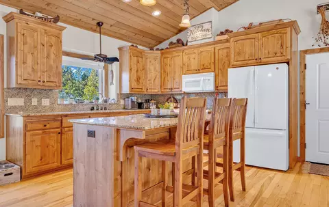 Kitchen - 283 Osprey Loop, Lake Almanor West, CA 96020 photo 1 of 3