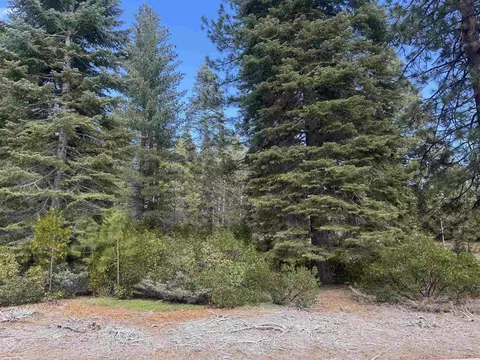 94 Foxglenn Dr, Lake Almanor, CA 96137