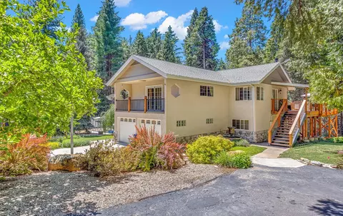 6878 Almanor Lake Estates Dr, Lake Almanor, CA 96137