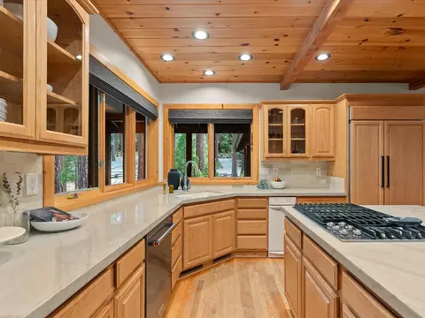 Kitchen - 355 Quail View Cir, Clio, CA 96106 photo 5 of 6