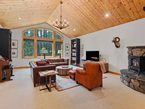 Living - 355 Quail View Cir, Clio, CA 96106 photo 4 of 5