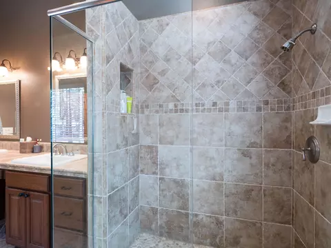 Bath - 213 Cody Dr, Clio, CA 96106 photo 3 of 5
