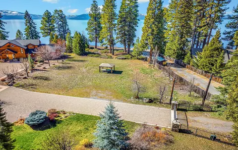 3728 Lake Almanor Dr, Lake Almanor, CA 96137