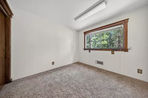 Bedroom - 298 Osprey Loop, Lake Almanor West, CA 96020 photo 1 of 4