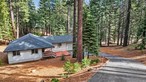 718 Timber Ridge Rd, Lake Almanor, CA 96137