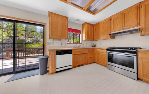 Kitchen - 309 Osprey Loop, Lake Almanor West, CA 96020 photo 1 of 2