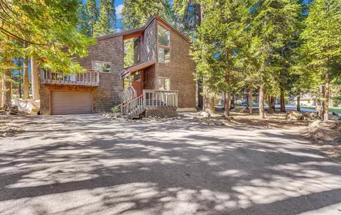 314 Lake Almanor West Dr, Lake Almanor West, CA 96020