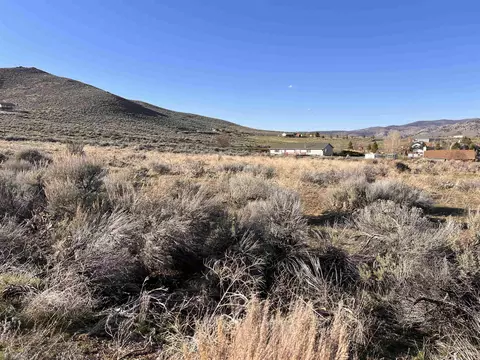 29 Ridgecrest Ln, Chilcoot, CA 96105 photo 2