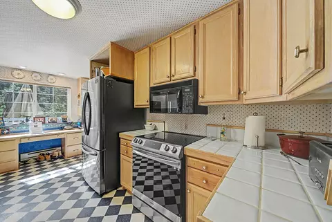 Kitchen - 2 Modoc Trl, Graeagle, CA 96103 photo 4 of 6