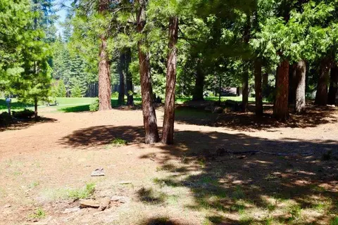 333 Maidu Dr, Lake Almanor West, CA 96020