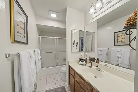 Bath - 39 S Aspen Cir, Blairsden, CA 96103 photo 1 of 3
