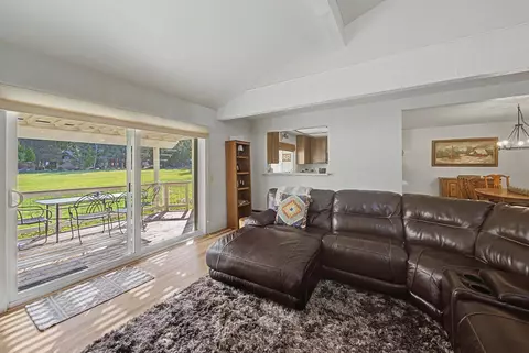 Living - 39 S Aspen Cir, Blairsden, CA 96103 photo 3 of 4