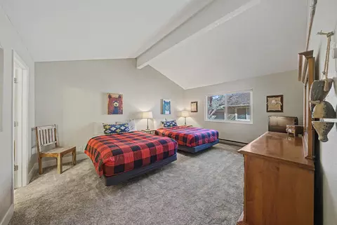 Bedroom - 39 S Aspen Cir, Blairsden, CA 96103 photo 2 of 6