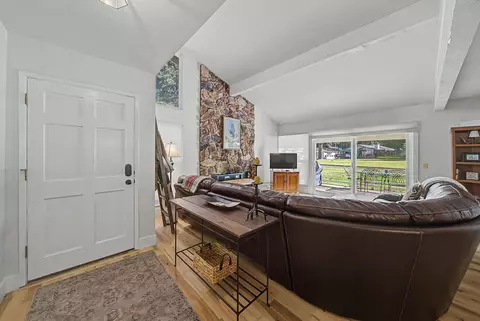 Entry Way - 39 S Aspen Cir, Blairsden, CA 96103 photo 1 of 3