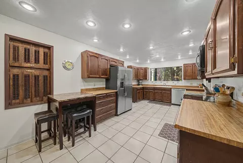 Kitchen - 15 Shawnee Trl, Graeagle, CA 96103 photo 6 of 8