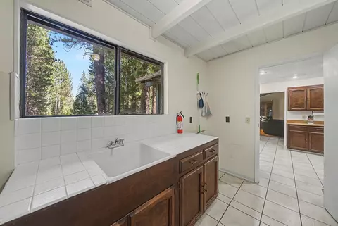 Kitchen - 15 Shawnee Trl, Graeagle, CA 96103 photo 8 of 8