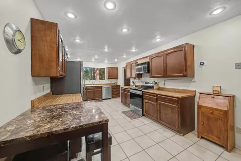 Kitchen - 15 Shawnee Trl, Graeagle, CA 96103 photo 2 of 8