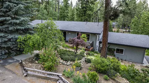 101 Evergreen Cir, Blairsden, CA 96103