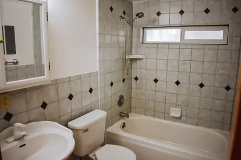 Bath - 2 Sugar Pine Dr, Blairsden, CA 96103 photo 2 of 2