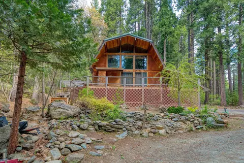 27 Oak Ave, Sierra City, CA 96125