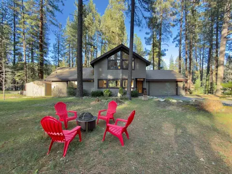 201 Sugarpine Dr, Blairsden, CA 96103