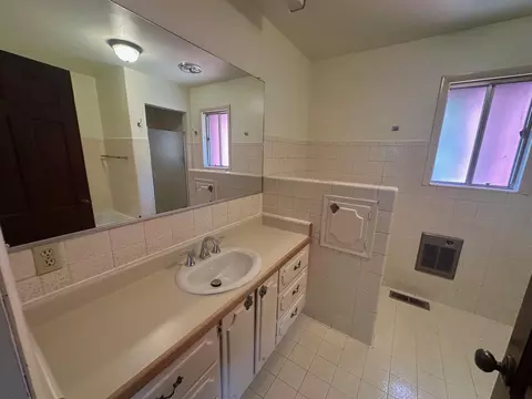 Bath - 992 Rush Creek Rd, Twain, CA 95984 photo 1 of 3