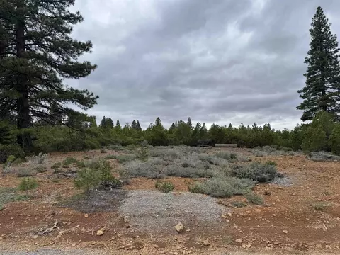 141 Village Dr, Lake Almanor, CA 96137