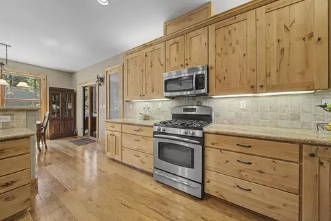 Kitchen - 215 Black Bear Trl, Clio, CA 96106 photo 4 of 7