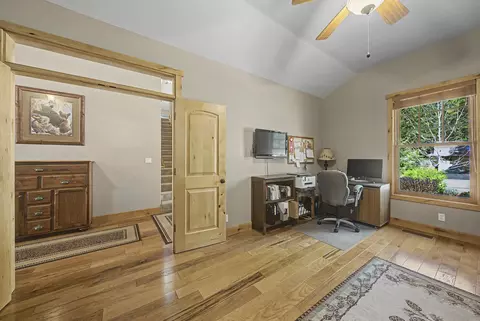 Entry Way - 215 Black Bear Trl, Clio, CA 96106 photo 4 of 5