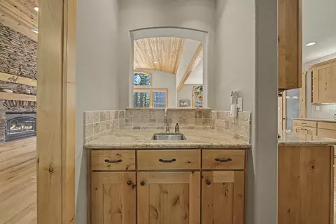 Kitchen - 215 Black Bear Trl, Clio, CA 96106 photo 7 of 7