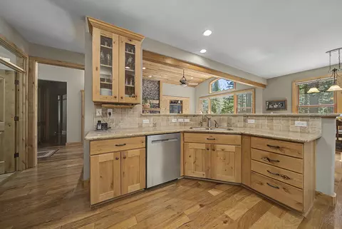 Kitchen - 215 Black Bear Trl, Clio, CA 96106 photo 5 of 7