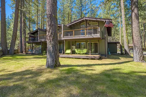 13 Graeagle Meadows Rd, Graeagle, CA 96103