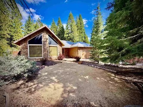 296 Red River Dr, Lake Almanor, CA 96137