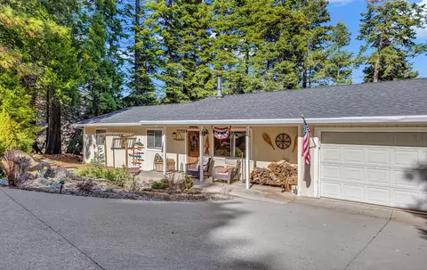 706 Lake Ridge Rd, Lake Almanor, CA 96137