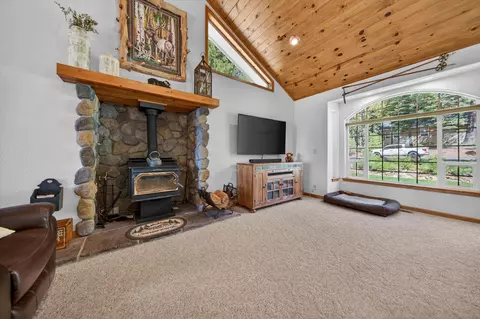 Living - 326 Osprey Loop, Lake Almanor West, CA 96020 photo 1 of 3