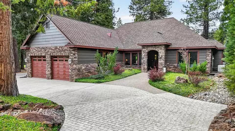 55 Red River Dr, Lake Almanor, CA 96137