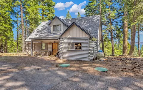 667 Peninsula Dr, Lake Almanor, CA 96137