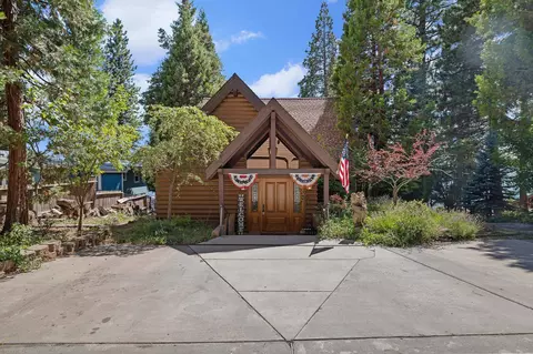 3664 Lake Almanor Dr, Lake Almanor, CA 96137